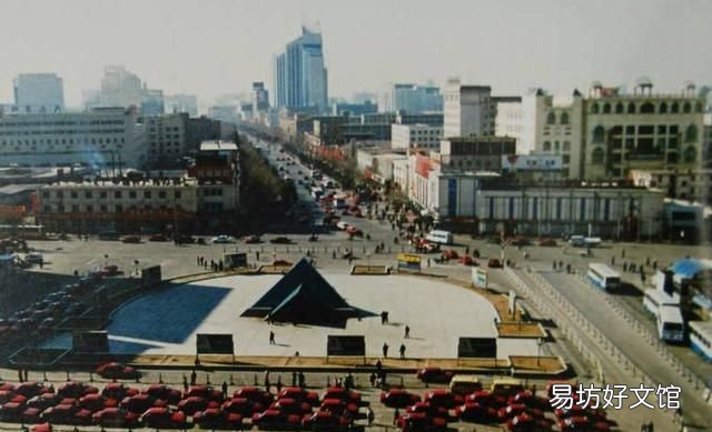 呼和浩特市哪一年成为内蒙古自治区的首府