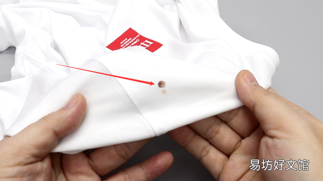 白色衣服上的血渍怎么清除干净?
