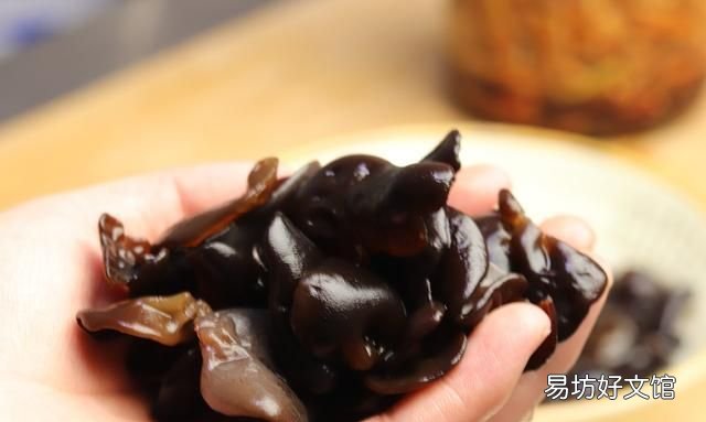 木耳只用凉水泡了20分钟能吃吗 泡木耳的正确方法用冷水热水