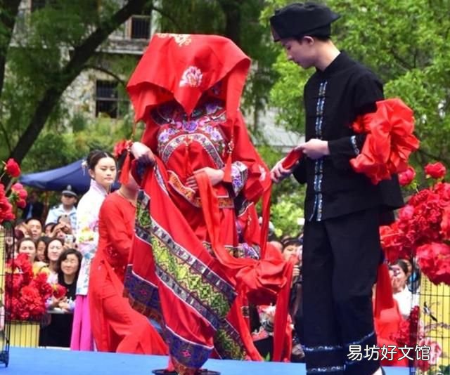 新娘子过门时为什么要跨火盆