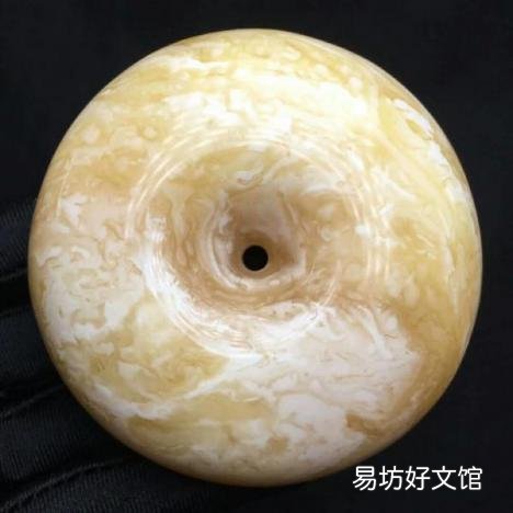 揭晓真品蜜蜡的吊坠报价表 蜜蜡吊坠的价格一般是多少