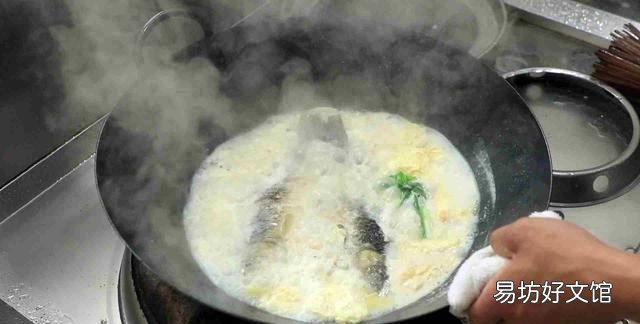 清炖鱼汤是用冷水炖还是用热水炖