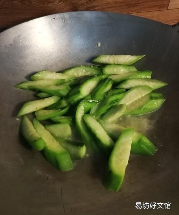 丝瓜吃了会中毒丝瓜还能吃吗 注意了这类丝瓜有毒不能吃