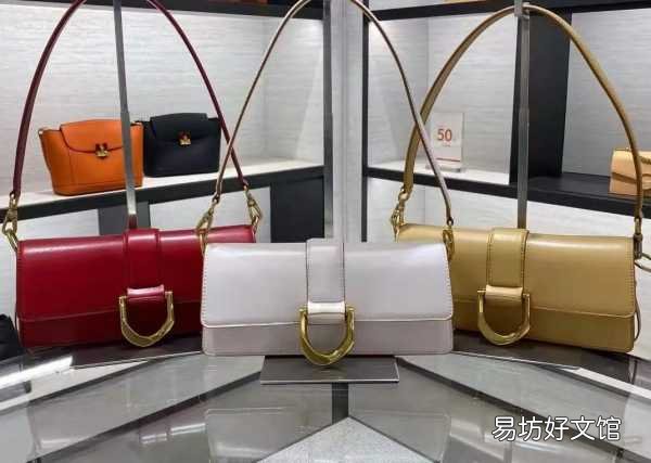 揭晓两者的品牌档次级别 ck和小ck包包哪个档次高