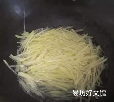炝炒土豆丝怎么做好吃呢,炝炒土豆丝的正宗做法王刚
