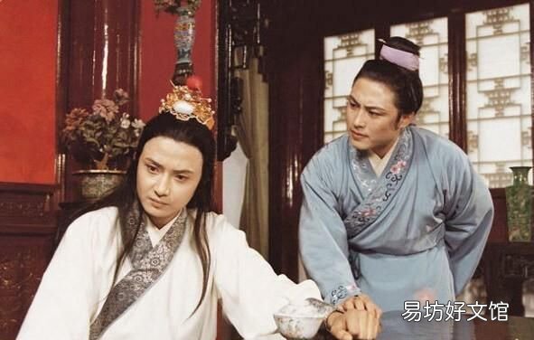 花开堪折莫待无花空折枝对比句