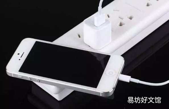 教你3招可让手机起死回生 手机泡到水里了该怎么处理