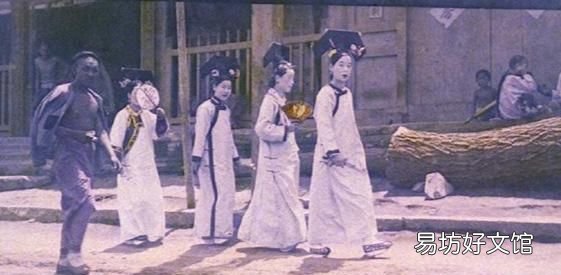 关于1992年故宫墙出现宫女事件，科学家解释的四氧化三铁遇闪电能录像是什么原理
