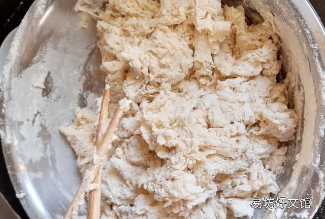 蒸馒头1kg面粉放多少水合适 蒸馒头一斤面粉放多少水合适