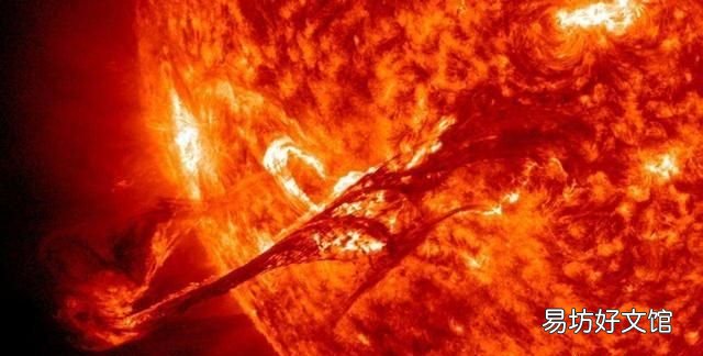 用多少水可以把太阳浇灭,用多少吨水可以浇灭太阳