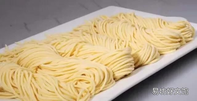 如何煮面条才能不粘锅