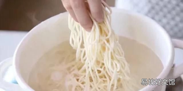 如何煮面条才能不粘锅