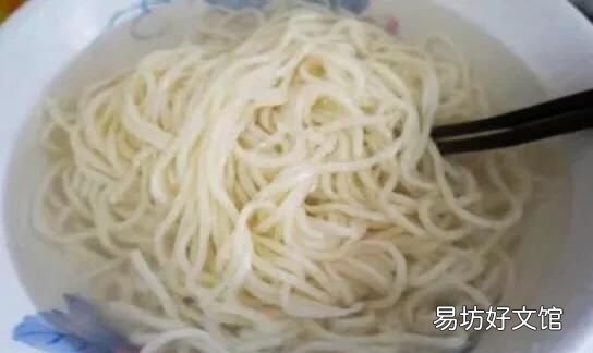 如何煮面条才能不粘锅