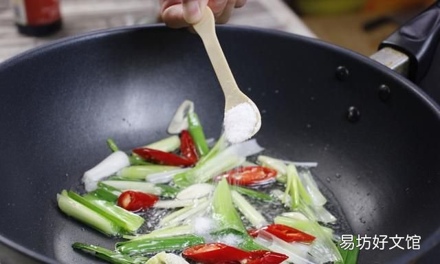 炒菜时什么时候放盐合适,炒菜一斤肉放多少盐合适呢