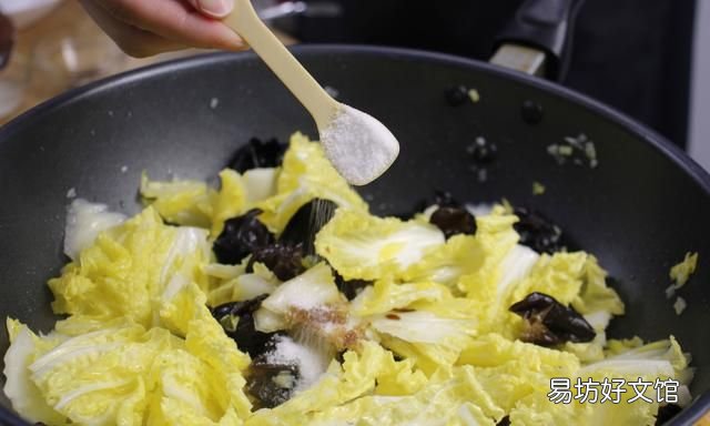 炒菜时什么时候放盐合适,炒菜一斤肉放多少盐合适呢