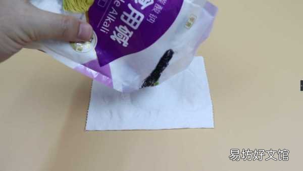 手把手教你一招轻松去除胶印 标签胶残留的胶如何去除