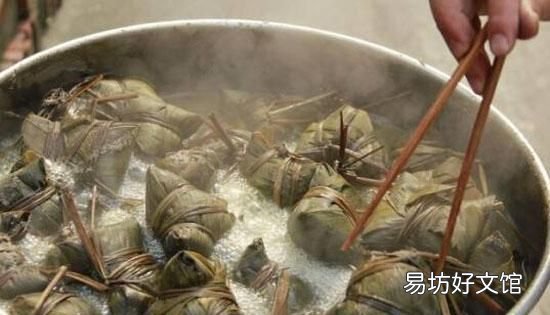粽子煮完是捞出来好还是不捞好 粽子煮熟后焖多久可以捞出来