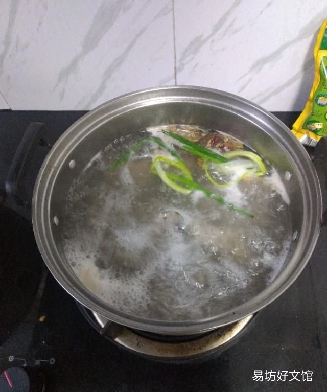 怎么煲骨头汤不柴