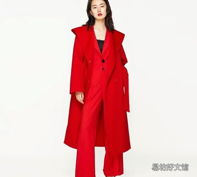 红色冲锋衣怎么穿出高级感 红色怎么穿出高级感来