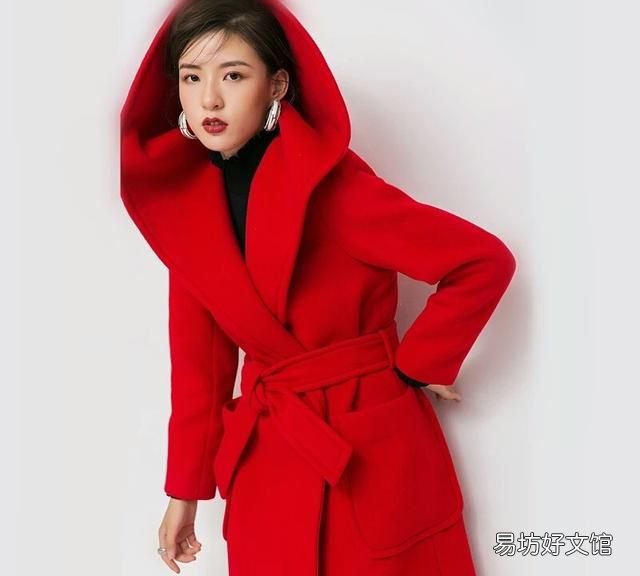 红色冲锋衣怎么穿出高级感 红色怎么穿出高级感来