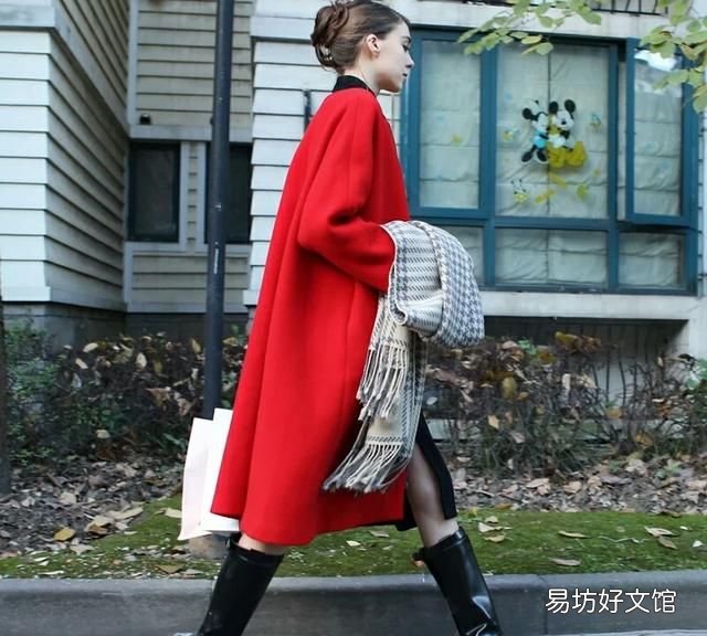 红色冲锋衣怎么穿出高级感 红色怎么穿出高级感来