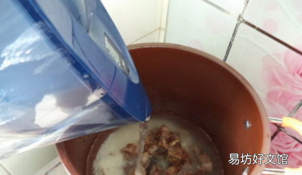 咸骨粥用什么骨,芥菜咸骨粥的做法和注意事项视频