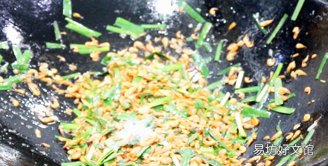 买虾皮白色的好还是红色好