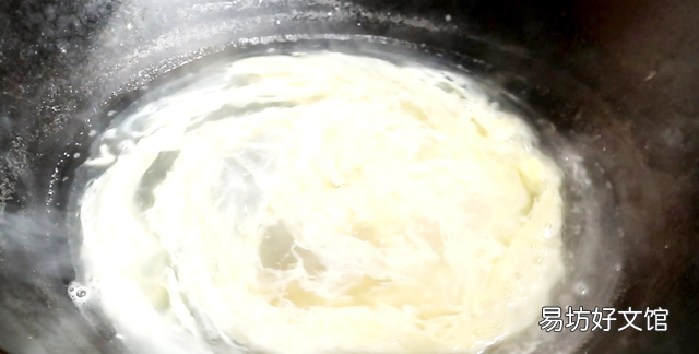 买虾皮白色的好还是红色好