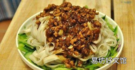 北方人一般吃面放什么,北方人天天吃面条不厌烦吗