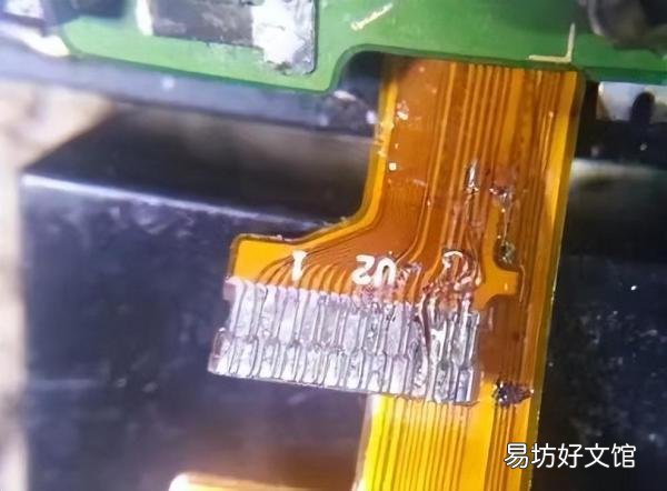 只需一招教你恢复手机花屏 手机显示屏出现条纹如何修复