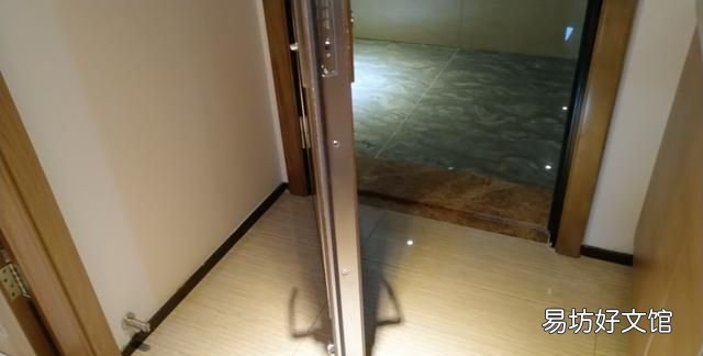 瓷砖拖地后有腥味怎么办,瓷砖拖地有腥味有没有毒