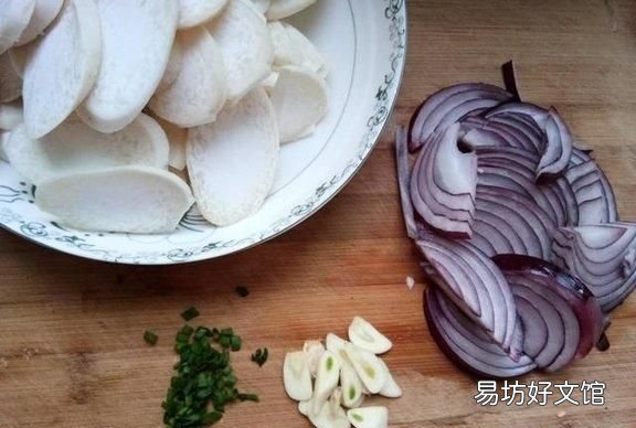 洋葱炒杏鲍菇怎么做才好吃