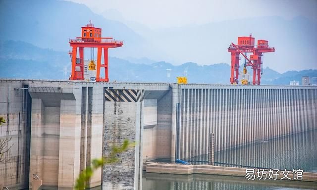 湖北省宜昌市三峽大壩景區,三峽大壩共耗資多少億