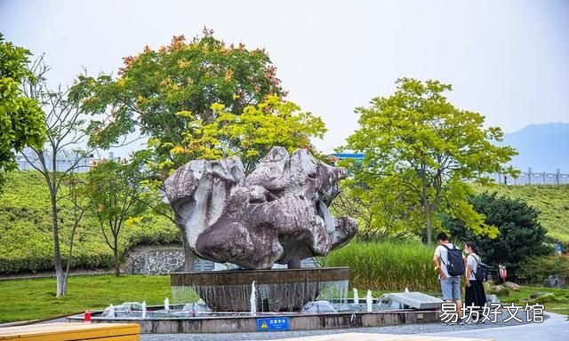 湖北省宜昌市三峽大壩景區,三峽大壩共耗資多少億