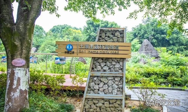 湖北省宜昌市三峽大壩景區,三峽大壩共耗資多少億
