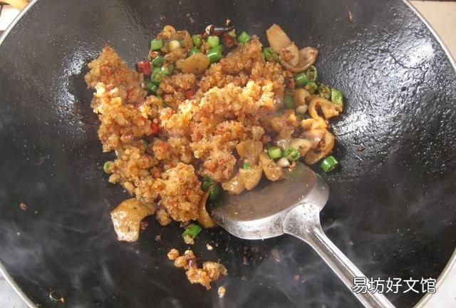 胡椒炒肥肠的做法 杂胡椒炒肥肠正宗做法