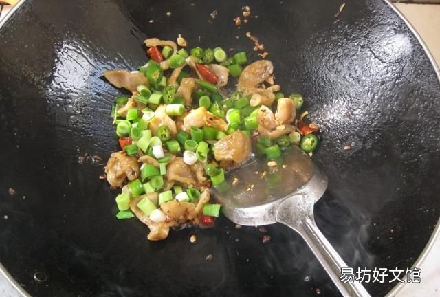 胡椒炒肥肠的做法 杂胡椒炒肥肠正宗做法