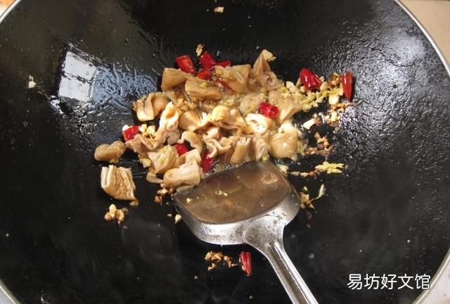 胡椒炒肥肠的做法 杂胡椒炒肥肠正宗做法