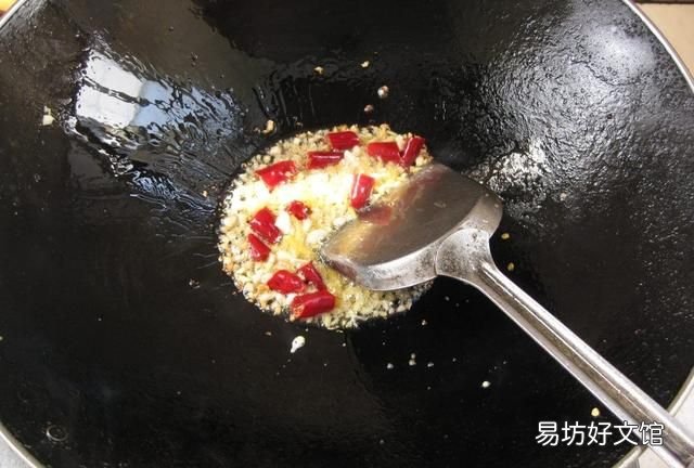 胡椒炒肥肠的做法 杂胡椒炒肥肠正宗做法