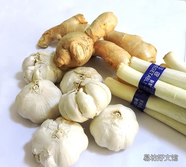 炒菜时为什么要放葱姜蒜