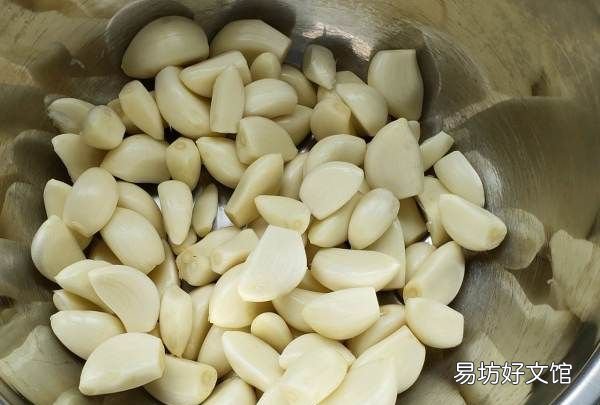 双椒蒜蓉辣椒酱做法,正宗蒜蓉辣椒酱的配方及做法窍门