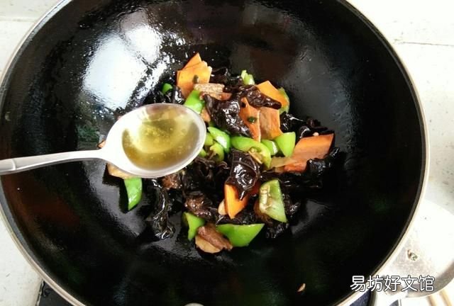 明油是用大豆油还是色拉油好,明油色拉油的区别