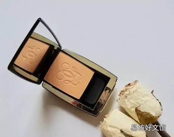 蜜粉散粉和粉饼区别在哪,莹润蜜粉怎么用