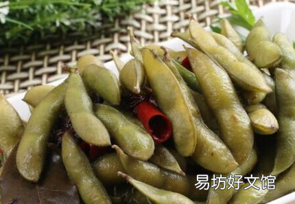 毛豆怎么煮是绿颜色的，毛豆烧什么 毛豆怎么煮