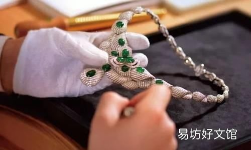 吸引女人买翡翠语录,关于女人和珠宝的句子