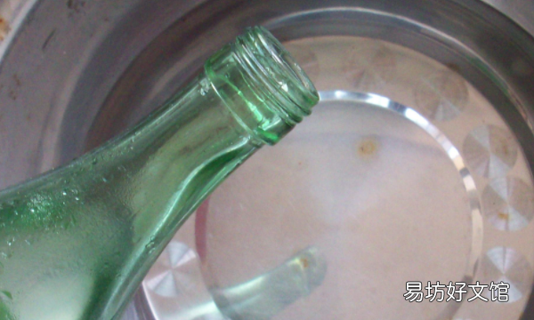 白醋去水垢的方法,怎么用白醋去除水垢 电热水壶