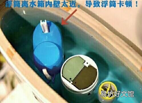 马桶堵了水已经满了怎么办，马桶水满了还在加水怎么办啊