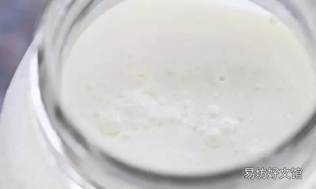 酸奶是怎么做成的,酸奶可以做成什么吃的