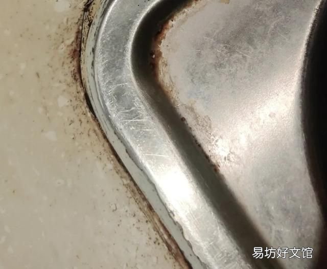 水槽边的玻璃胶发霉,怎么能去除掉?