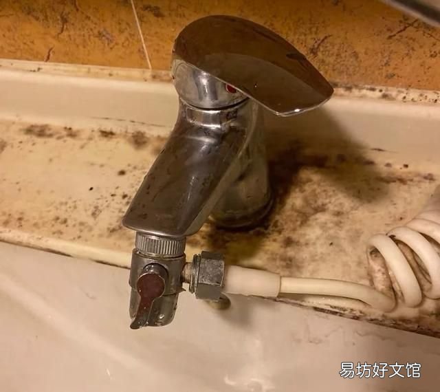 水槽边的玻璃胶发霉,怎么能去除掉?
